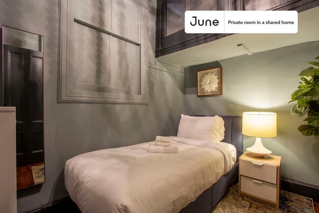 Room in Shared 4 bed/1 bath home - Room in Shared 4 bed/1 bath home