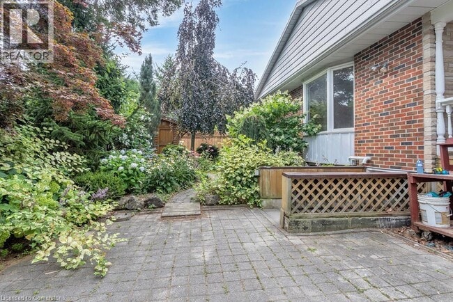 Building Photo - 34 Windermere Crescent