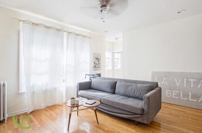 Foto del edificio - 4807 N Wolcott Ave