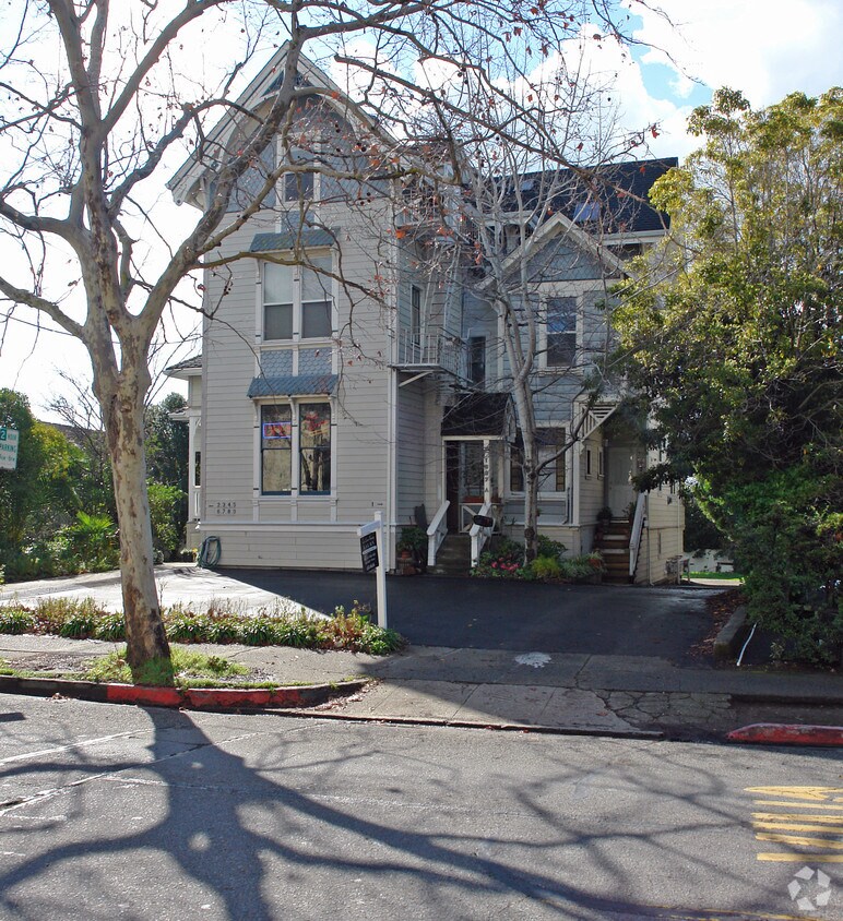 Building Photo - 1607 5th Ave