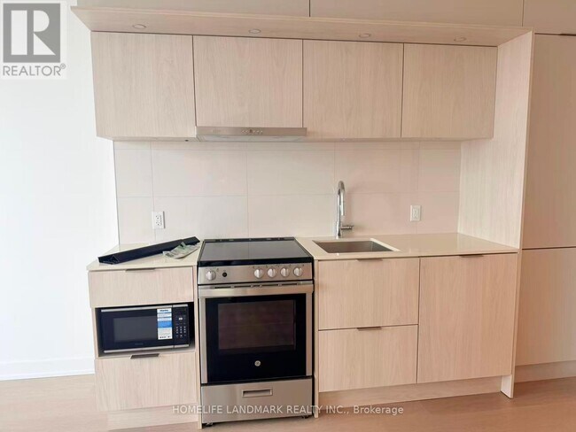 Photo du bâtiment - 448 Burnhamthorpe Rd W