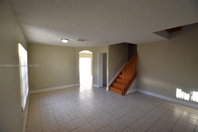 Foto del edificio - 13440 SW 24th St