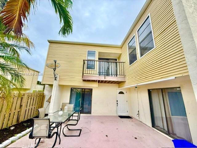 Foto del edificio - 1569 Shaker Cir