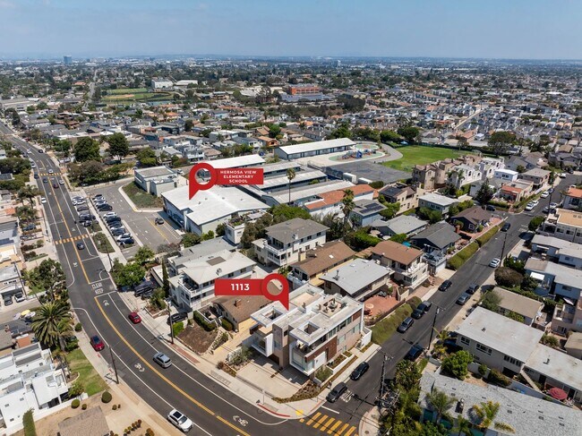 Foto del edificio - 4BR3.5BA + OFFICE! NEWER CONSTRUCTION, MOD...