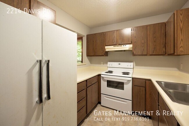 Foto del edificio - 2214 Davis Rd