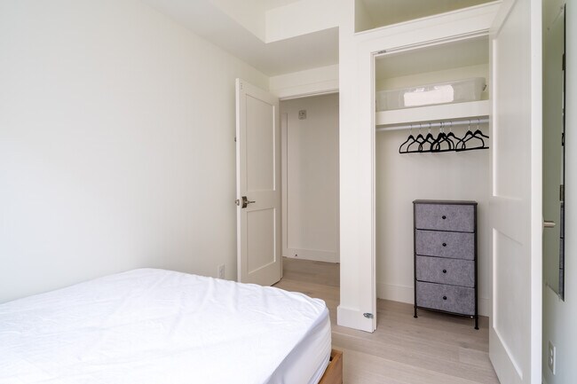 Foto del edificio - Flats on the Hill (Furnished Suites)