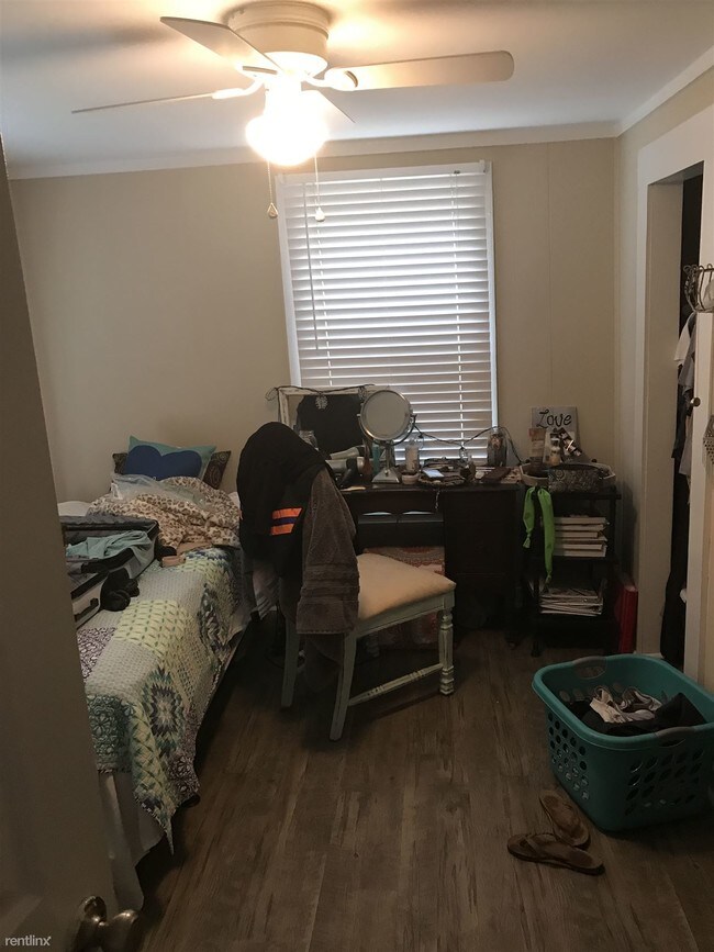 Foto del edificio - 1545 Warnke Rd NW