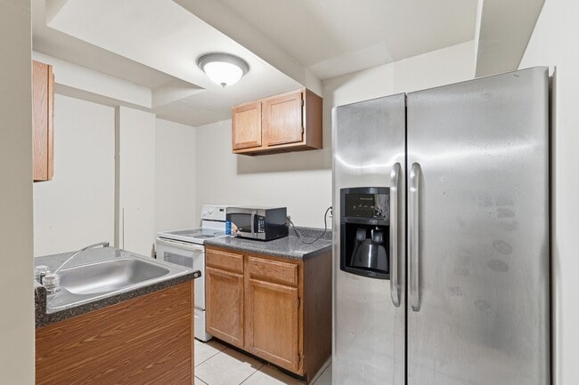 Building Photo - 7211 Martins Ct