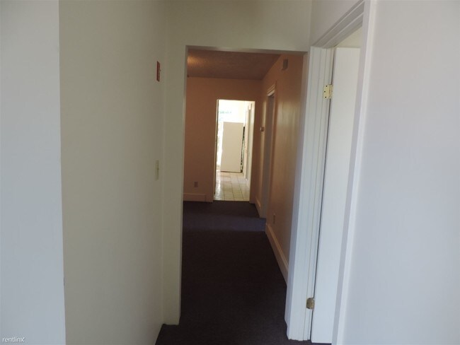 Building Photo - 4 br, 1 bath  - 260 Davenport Ave Fl 3