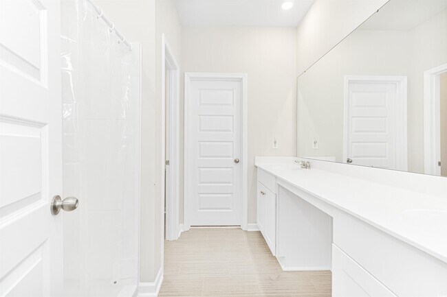 Foto del edificio - 8196 Forest Edge Dr