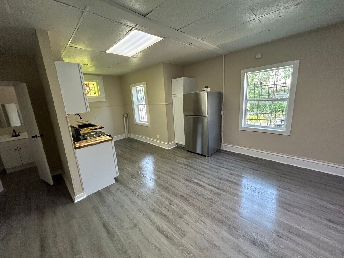 Foto principal - 610 S Council St