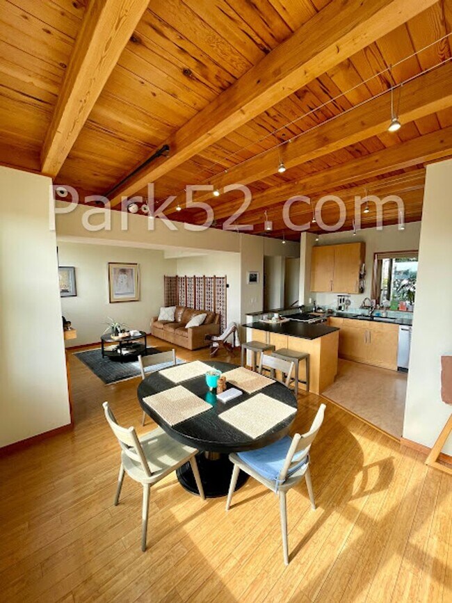 Foto del edificio - Downtown Tacoma Townhome!