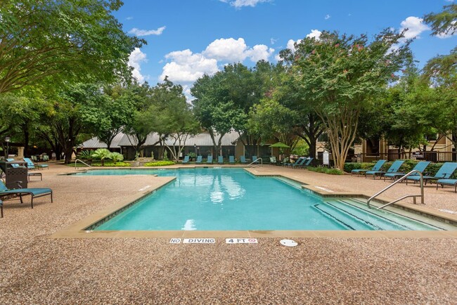 Beautiful Pools - Ventana Oaks Apartments