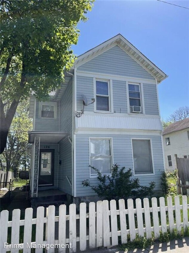 Foto principal - 3 br, 1 bath House - 126 Nassau St