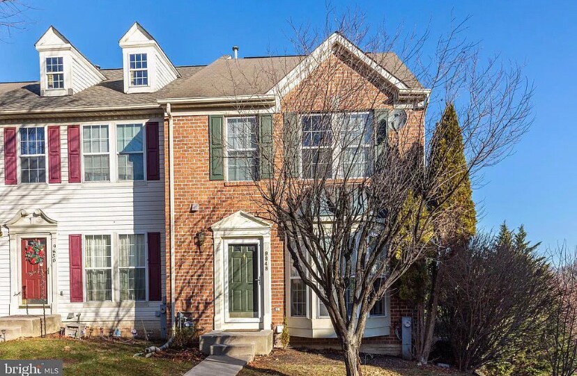 Foto principal - 9848 Sherwood Farm Rd