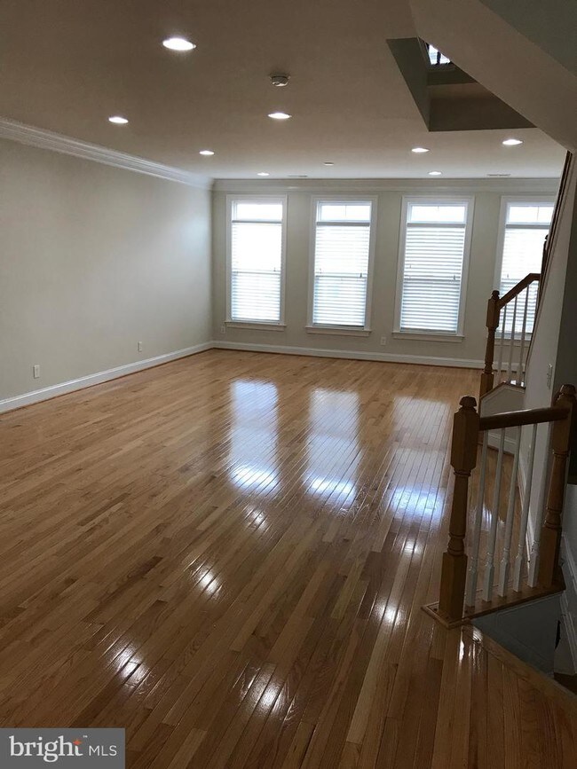 Foto del edificio - 3083 Waterloo Ln