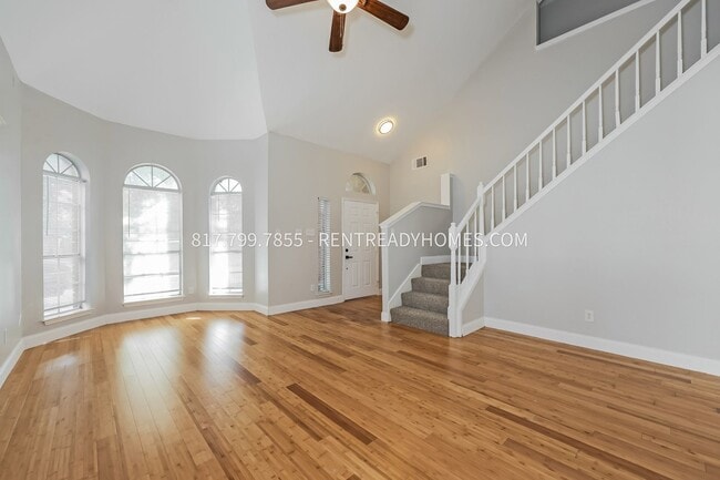 Photo - 937 Grasswood Dr House