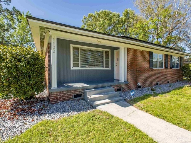 Building Photo - 1102 E Texar Dr