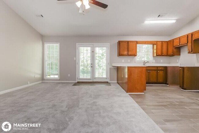 Building Photo - 310 Winchester Ct, Ellenwood, GA 30294