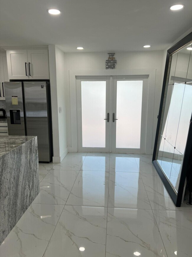 Foto del edificio - 1000 NE 179th St