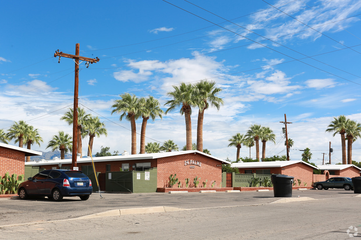 Primary Photo - 24 Palms