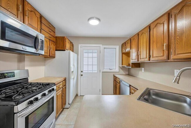 Foto del edificio - 30 Andover Ln