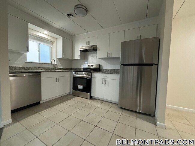 Building Photo - 51 Hill Rd