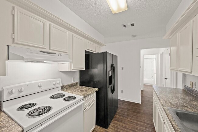 Foto del edificio - 3004 Manor Ln