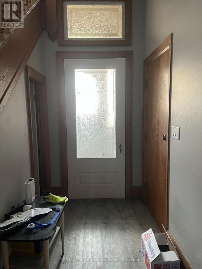 Building Photo - 106 1st Ave S