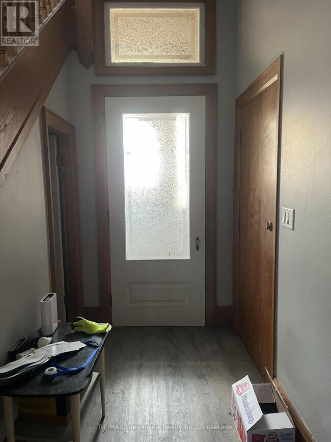 Photo du bâtiment - 106 1st Ave S