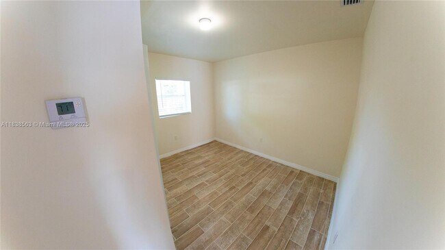 Foto del edificio - 2940 NW 88th St