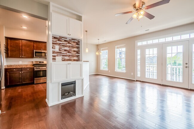 Building Photo - 5837 Bella Marie Wy