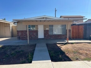 Building Photo - 575 Jeffree St