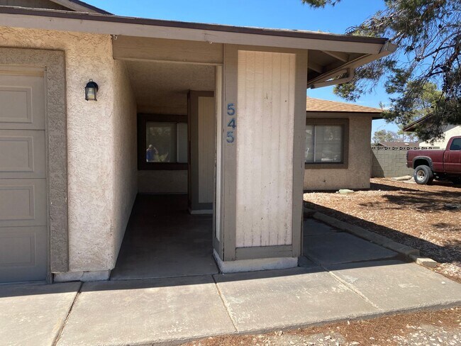 Foto del edificio - Henderson!!! 4 Bedrooms!! Single Story!! 2 car garage!! Big Back Yard!!! No HOA!! All Appliances!!