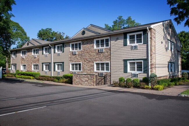 Foto del edificio - 118 Carleton Ave