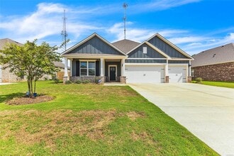 Building Photo - 1029 Birch Ln