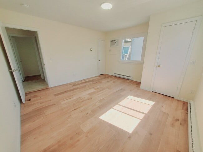 Foto del edificio - 798 Cove Rd