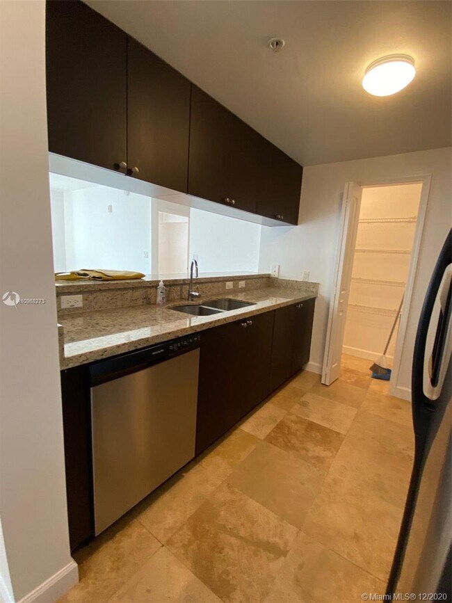 Foto del edificio - 2650 SW 37th Ave