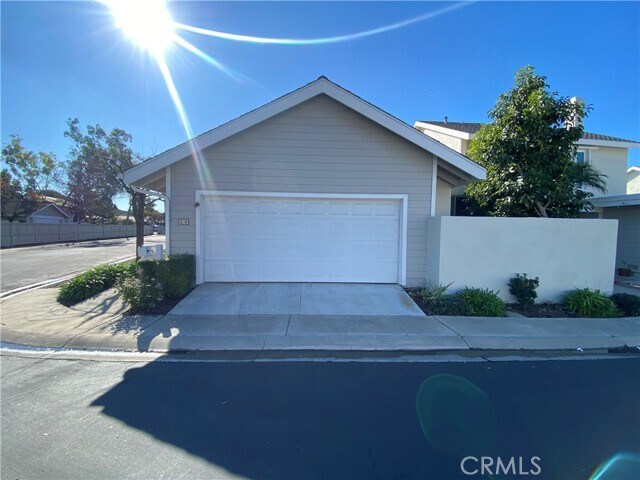 Foto del edificio - 24 Woodpine Dr