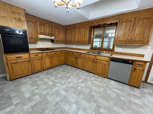 Foto del edificio - 651 Turnpike St