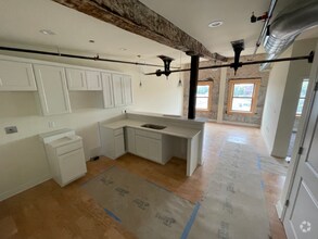 Building Photo - 883 Broadway