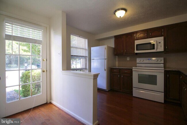 Foto del edificio - 1544 Woodcrest Dr