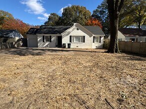 Building Photo - 108 N Highland St