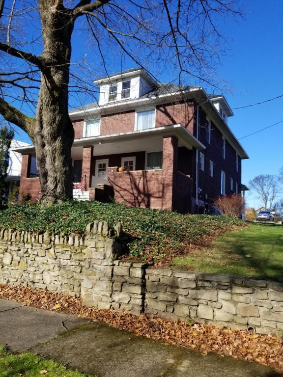Building Photo - 212 Palliser St