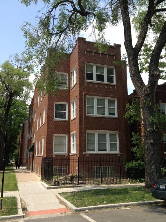 Primary Photo - 3104 W Ainslie St