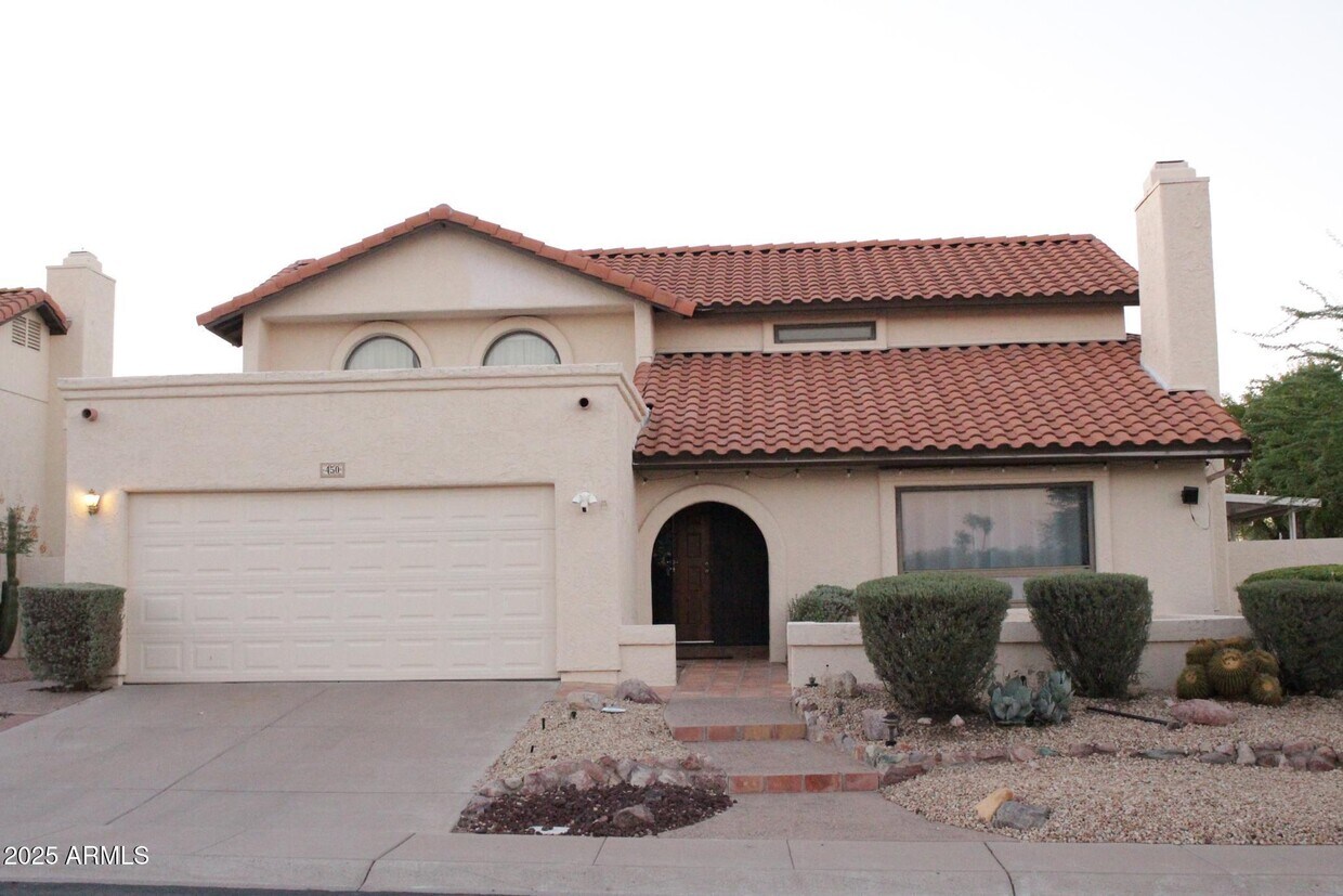 Primary Photo - 450 E Barbara Dr