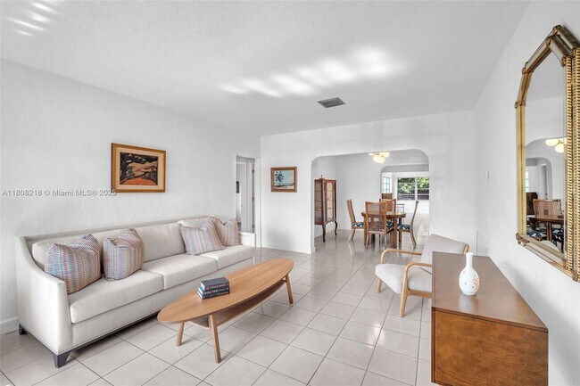 Foto del edificio - 2420 SW 21st Ave