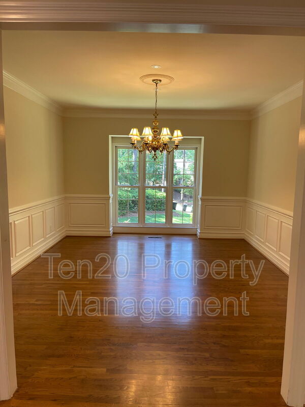 Foto del edificio - 1544 Glencoe Dr