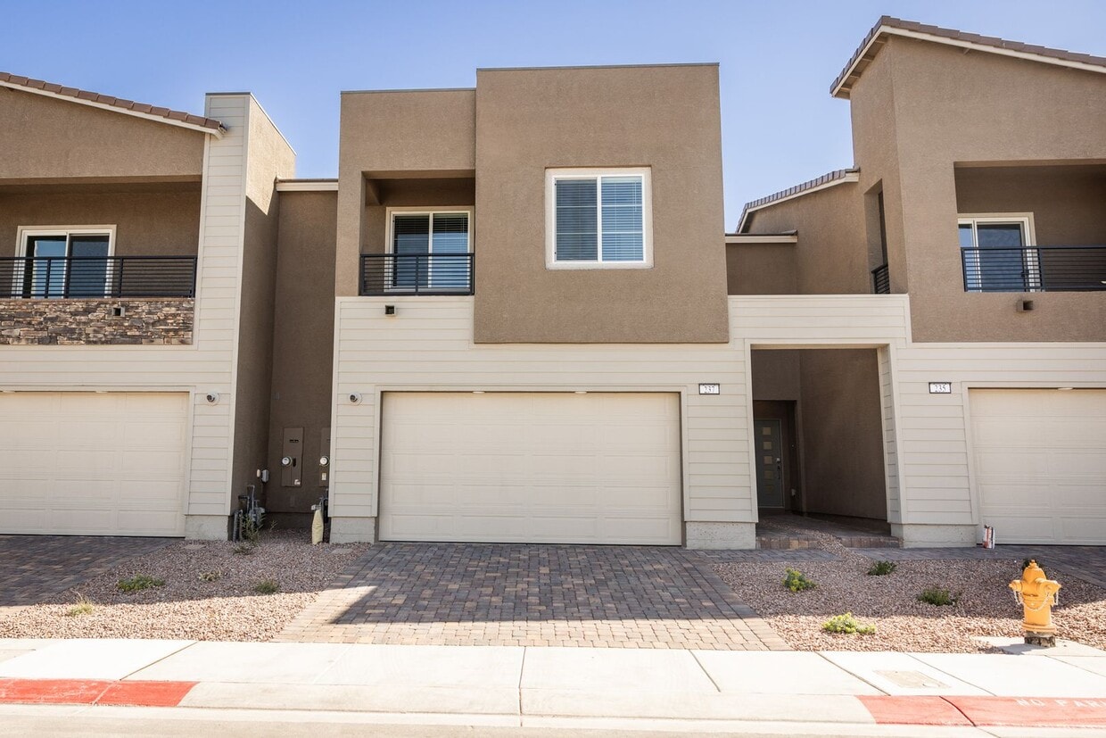 Primary Photo - Newer 2-Bedroom Townhome with Shared Ameni...