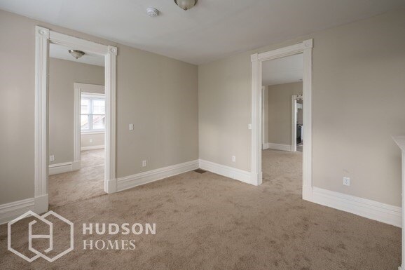 Foto del edificio - NOW AVAILABLE! - 4902 PADDOCK RD Unit 2, C...